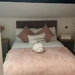 Escape Apartments Beautiful 2 Bedroomed Apartment